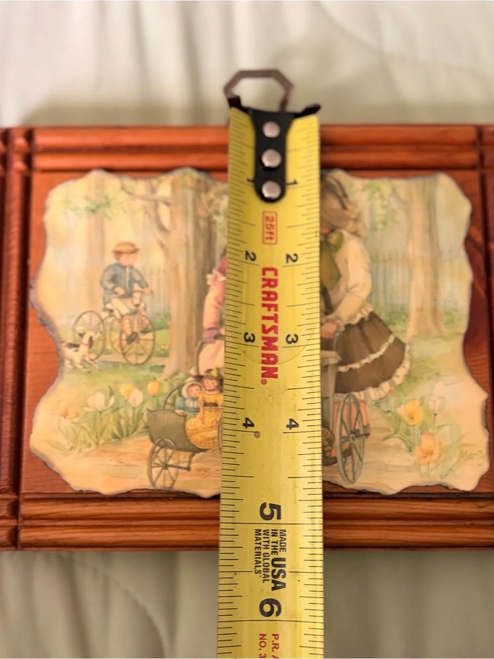 N/A charming wooden